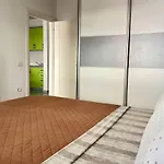 White - شقة