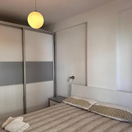 White - Apartment *