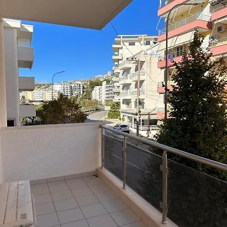 Apartment White - *