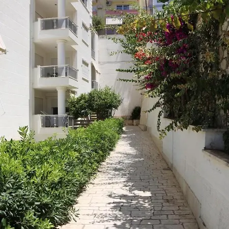 Apartment White -