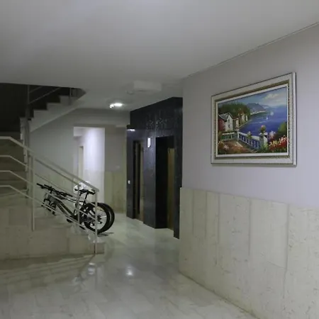 Apartment White - *