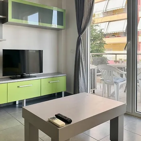 White - Sarandë