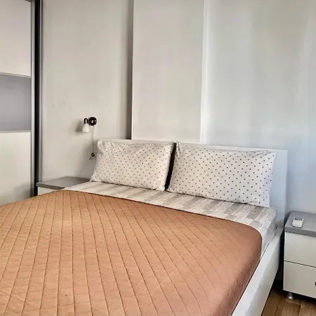 White - Apartment Sarandë